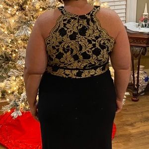 Black and gold formal dress. NWT. Size 16